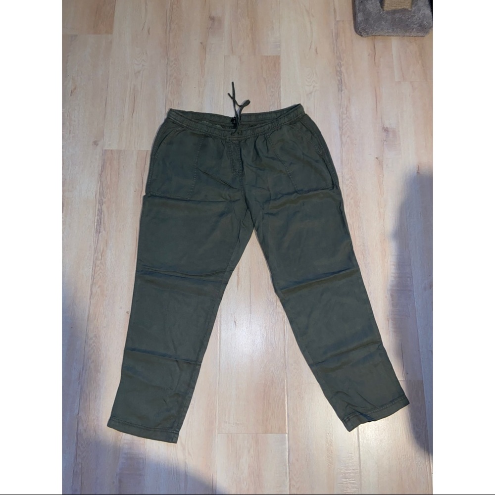 Green linen pants